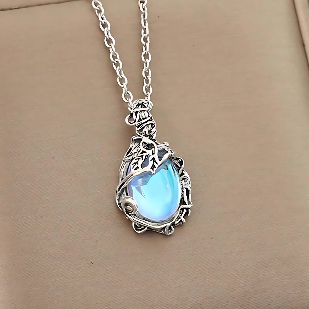 antique moonstone necklace